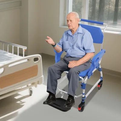 Chaise de douche et toilette à roulettes – image 3